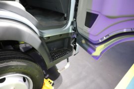 牛气冲天MAX&nbsp;载货车驾驶室                                               图片