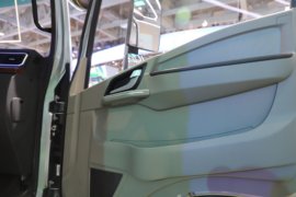 牛气冲天MAX&nbsp;载货车驾驶室                                               图片