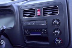 黄海汽车 鑫程-1 液刹 4.01米单排纯电动厢式微卡 亿纬65.66kWh