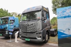 东风柳汽 乘龙HK 14.5L LNG 630马力 6X4 法士特12档 AMT自动档 牵引车