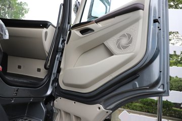 �������� ����HK 14.5L LNG 630���� 6X4 ��ʿ��12�� AMT�Զ��� ǣ����ͼƬ