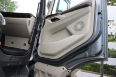 东风柳汽 乘龙HK 14.5L LNG 630马力 6X4 法士特12档 AMT自动档 牵引车 东风柳汽 乘龙HK 14.5L LNG 630马力 6X4 法士特12档 AMT自动档 牵引车