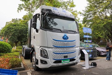 东风柳汽乘龙H7pro 6X4 纯电动牵引车 宁德时代600kWh