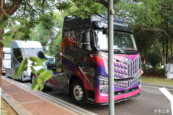 ������������HK 15.5L LNG 640���� 6X4 ��ʿ��12�� AMT�Զ��� ǣ����