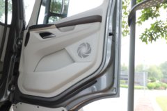 东风柳汽乘龙HK 15.5L LNG 640马力 6X4 法士特12档 AMT自动档 牵引车