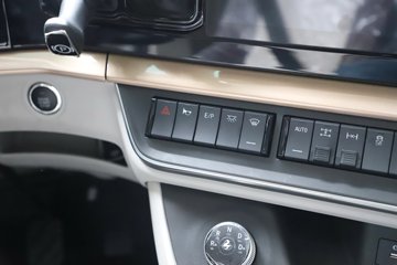 ������������HK 15.5L LNG 640���� 6X4 ��ʿ��12�� AMT�Զ��� ǣ����ͼƬ