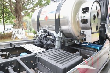 ������������HK 15.5L LNG 640���� 6X4 ��ʿ��12�� AMT�Զ��� ǣ����ͼƬ