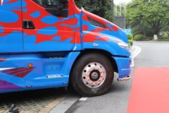 东风柳汽乘龙T7L 13.5L柴油 520马力 6X4 AMT自动档 牵引车