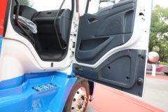 东风柳汽乘龙T7L 13.5L柴油 520马力 6X4 AMT自动档 牵引车