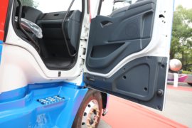 T7L&nbsp;牵引车驾驶室                                               图片