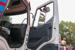 东风柳汽乘龙T7L 13.5L柴油 520马力 6X4 AMT自动档 牵引车