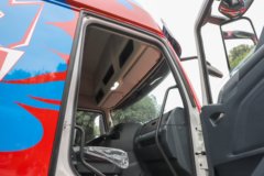 东风柳汽乘龙T7L 13.5L柴油 520马力 6X4 AMT自动档 牵引车