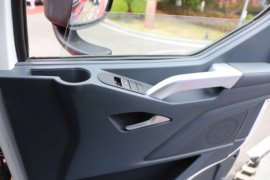 T7L&nbsp;牵引车驾驶室                                               图片