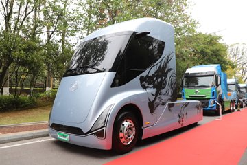 东风柳汽乘龙魅影 6X4 纯电动牵引车 宁德时代400kWh