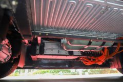 东风柳汽乘龙魅影 6X4 纯电动牵引车 宁德时代400kWh