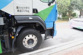 乘龙H5&nbsp;电动牵引车外观图片