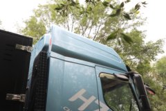 东风柳汽 乘龙H7 6X4 氢燃料牵引车 东风柳汽 乘龙H7 6X4 氢燃料牵引车