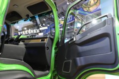 中国重汽成都商用车 V3-X 4X2 4.2米纯电动排半自卸车 宁德时代165kWh 中国重汽成都商用车 V3-X 4X2 4.2米纯电动排半自卸车 宁德时代165kWh