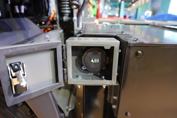 �й������ɶ����ó� V3-X 4X2 4.2�״��綯�Ű���ж�� ����ʱ��165kWhͼƬ