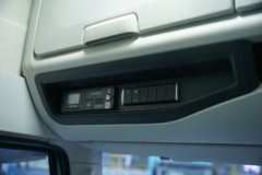 一汽解放J6G Pro领航版 7.8L柴油 380马力 4X2 一汽解放10档 全浮高顶 6.75米仓栅式载货车