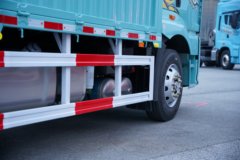 一汽解放J6G Pro领航版 7.8L柴油 380马力 4X2 一汽解放10档 全浮高顶 6.75米仓栅式载货车