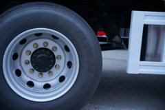 一汽解放J6G Pro领航版 7.8L柴油 380马力 4X2 一汽解放10档 全浮高顶 6.75米仓栅式载货车