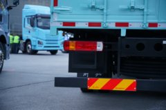 一汽解放J6G Pro领航版 7.8L柴油 380马力 4X2 一汽解放10档 全浮高顶 6.75米仓栅式载货车