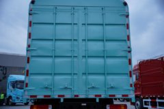 一汽解放J6G Pro领航版 7.8L柴油 380马力 4X2 一汽解放10档 全浮高顶 6.75米仓栅式载货车