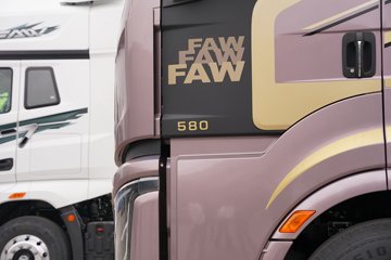 һ�����J6V �캽�� 12.5L���� 580���� 6X4 һ�����12�� AMT�Զ��� ǣ����ͼƬ