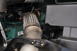 解放J6V&nbsp;牵引车底盘                                                图片