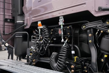 һ�����J6V �캽�� 12.5L���� 580���� 6X4 һ�����12�� AMT�Զ��� ǣ����ͼƬ