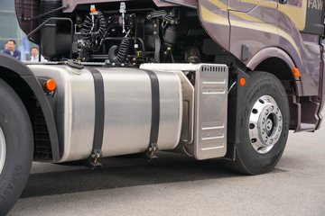 һ�����J6V �캽�� 12.5L���� 580���� 6X4 һ�����12�� AMT�Զ��� ǣ����ͼƬ