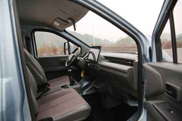 ������Խ ����K5 ������ 1.6L���� 120���� 5�� 3.3�׵�������΢�� ����ͼƬ