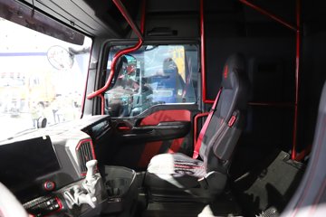 �����ǵ¿� SITRAK C9H 800���� �ɰ���12�� AMT�Զ��� ǣ����ͼƬ