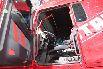 �����ǵ¿� SITRAK C9H 800���� �ɰ���12�� AMT�Զ��� ǣ����ͼƬ