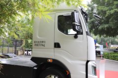 东风柳汽乘龙H7 6X4 纯电动牵引车 宁德时代600kWh