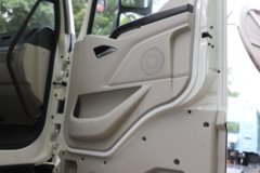 东风柳汽乘龙H7 6X4 纯电动牵引车 宁德时代600kWh