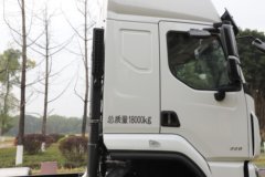 东风柳汽 乘龙H5 创富版 7.7L LNG 320马力 4X2 法士特8档 9.7米厢式载货车