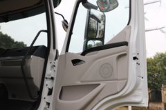 东风柳汽 乘龙H5 创富版 7.7L LNG 320马力 4X2 法士特8档 9.7米厢式载货车