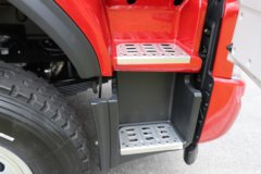 东风柳汽乘龙H5 6.4L柴油 300马力 6X2R 法士特10档 7.8米仓栅式载货车