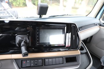 �������� ����H5V ������ 380���� 4X2 ��ʿ��10�� 6.8�ײ�դʽ�ػ���ͼƬ