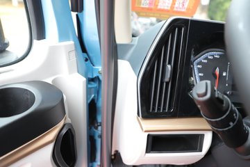 �������� ����H5V ������ 380���� 4X2 ��ʿ��10�� 6.8�ײ�դʽ�ػ���ͼƬ