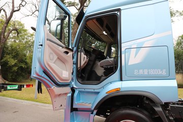 �������� ����H5V ������ 380���� 4X2 ��ʿ��10�� 6.8�ײ�դʽ�ػ���ͼƬ