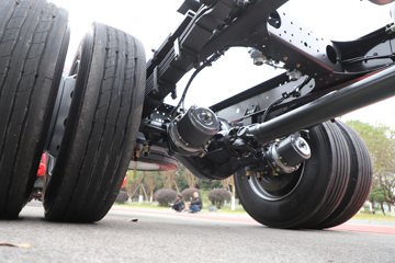 �������� ����H5V ������ 380���� 4X2 ��ʿ��10�� 6.8�ײ�դʽ�ػ���ͼƬ