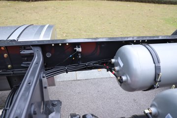 �������� ����H5V ������ 380���� 4X2 ��ʿ��10�� 6.8�ײ�դʽ�ػ���ͼƬ