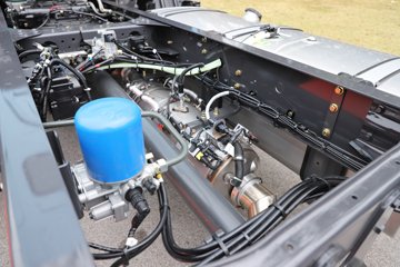 �������� ����H5V ������ 380���� 4X2 ��ʿ��10�� 6.8�ײ�դʽ�ػ���ͼƬ