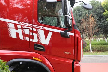 ������������H5V ������ 7L���� 380���� 4X2 ��ʿ��10�� 6.8�ײ�դʽ�ػ���ͼƬ