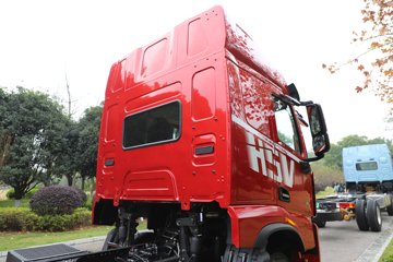 ������������H5V ������ 7L���� 380���� 4X2 ��ʿ��10�� 6.8�ײ�դʽ�ػ���ͼƬ