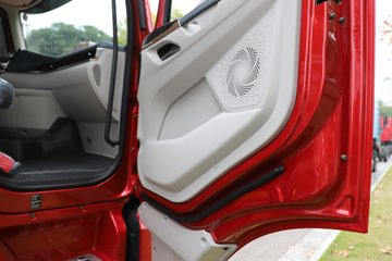 ������������H5V ������ 7L���� 380���� 4X2 ��ʿ��10�� 6.8�ײ�դʽ�ػ���ͼƬ