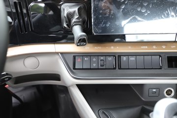 ������������H5V ������ 7L���� 380���� 4X2 ��ʿ��10�� 6.8�ײ�դʽ�ػ���ͼƬ